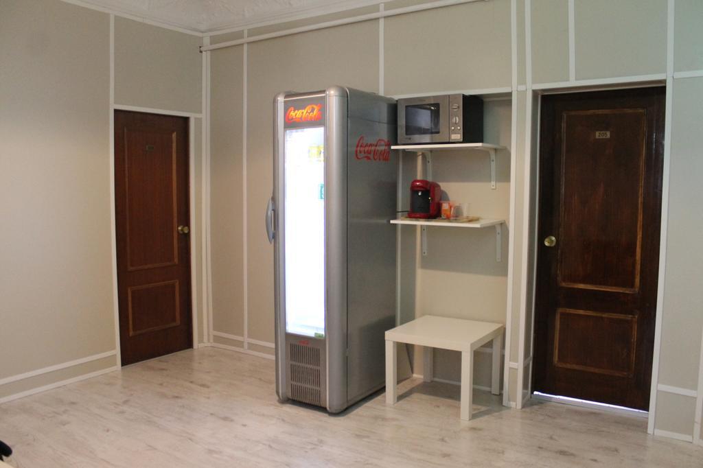 Hostal Trevinca Мадрид Экстерьер фото