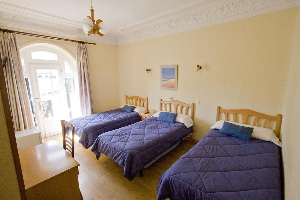 Hostal Trevinca Мадрид Экстерьер фото