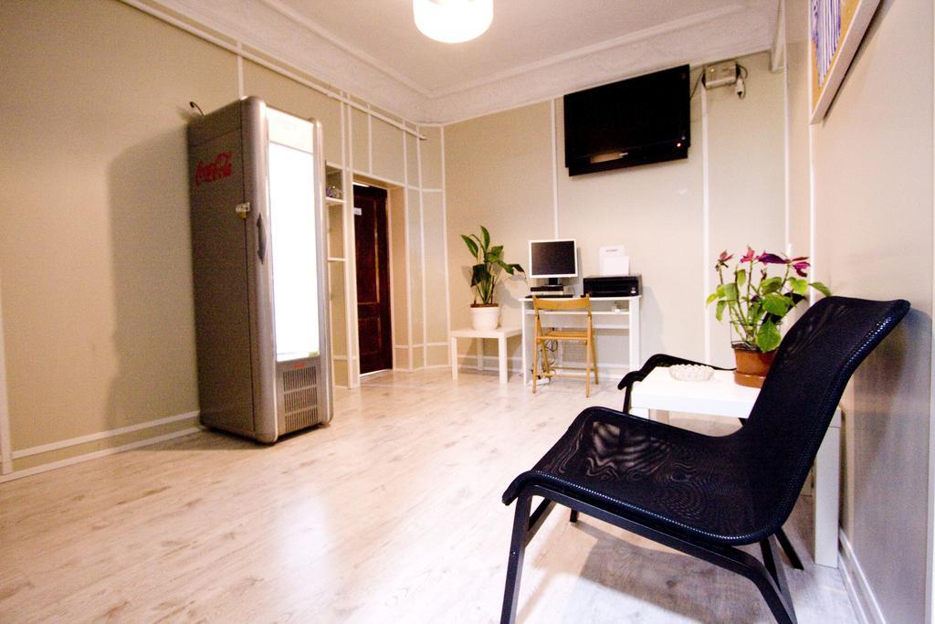 Hostal Trevinca Мадрид Экстерьер фото