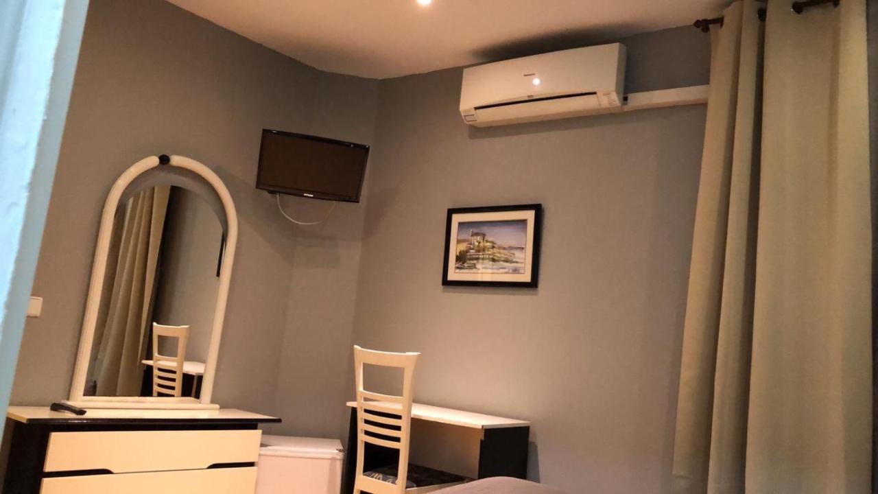 Hostal Trevinca Мадрид Экстерьер фото