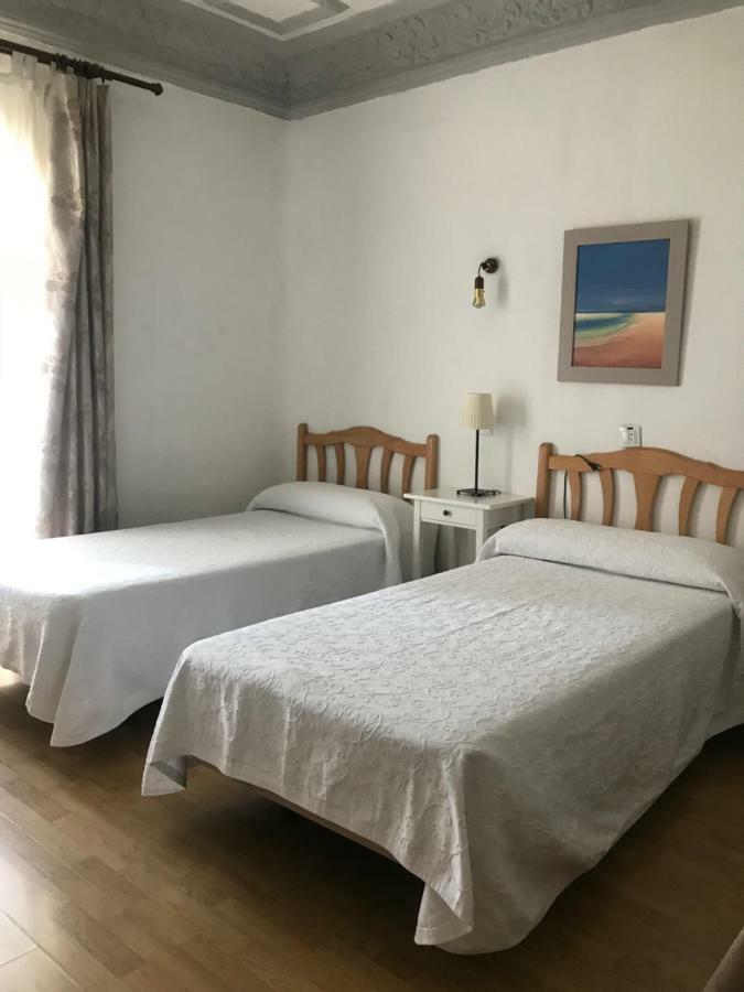 Hostal Trevinca Мадрид Экстерьер фото