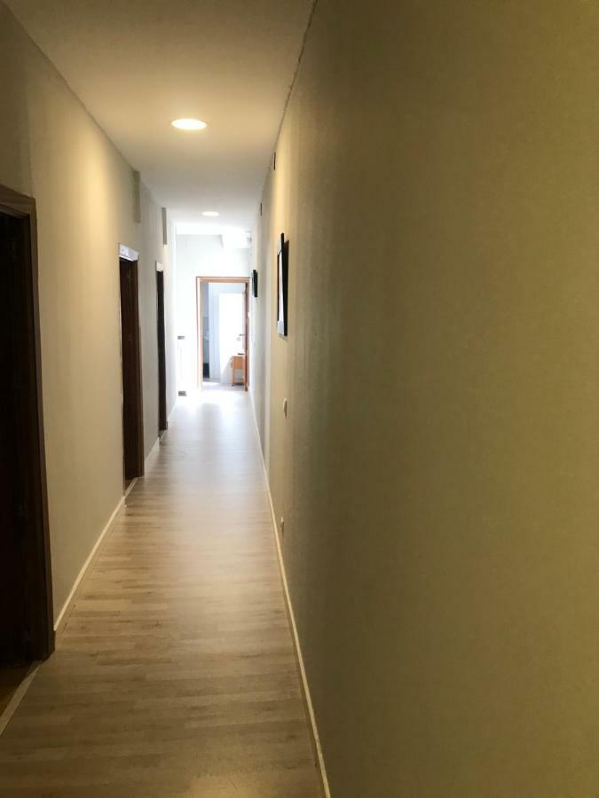 Hostal Trevinca Мадрид Экстерьер фото