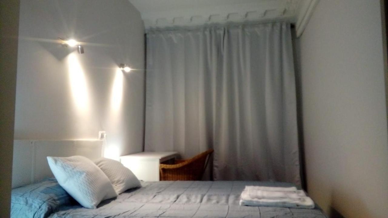 Hostal Trevinca Мадрид Экстерьер фото